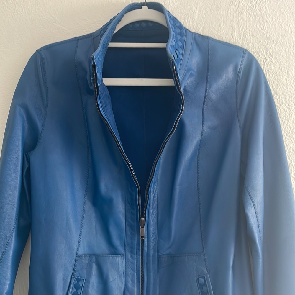 Italian Women’s Reversible Blue Leather and Suede short waisted jacket; Medium - Picture 3 of 16